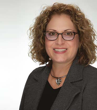 Suzanne Finstad